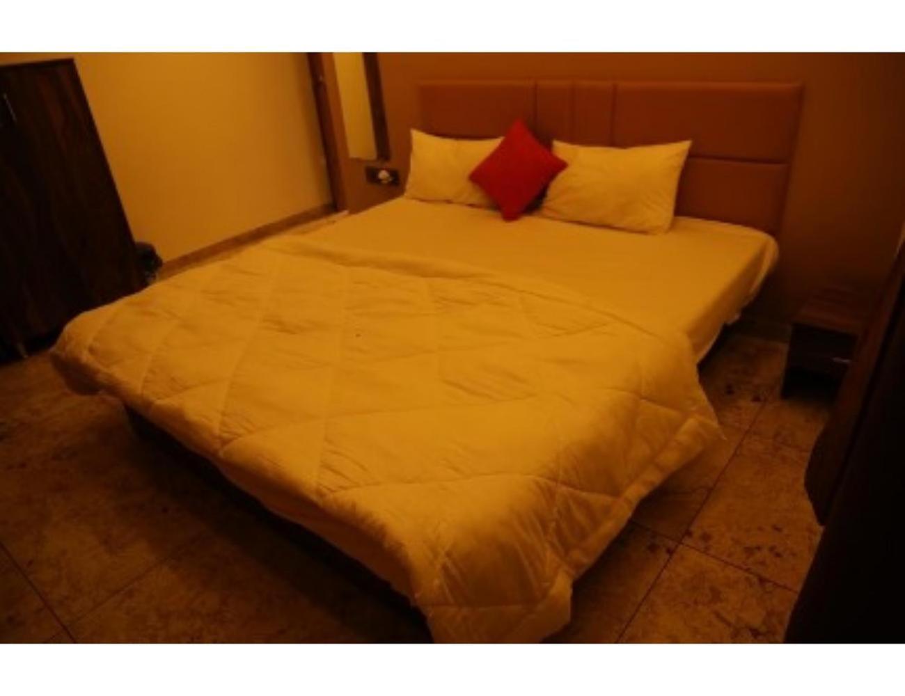 Hotel The Pill, Bhavnagar Ngoại thất bức ảnh