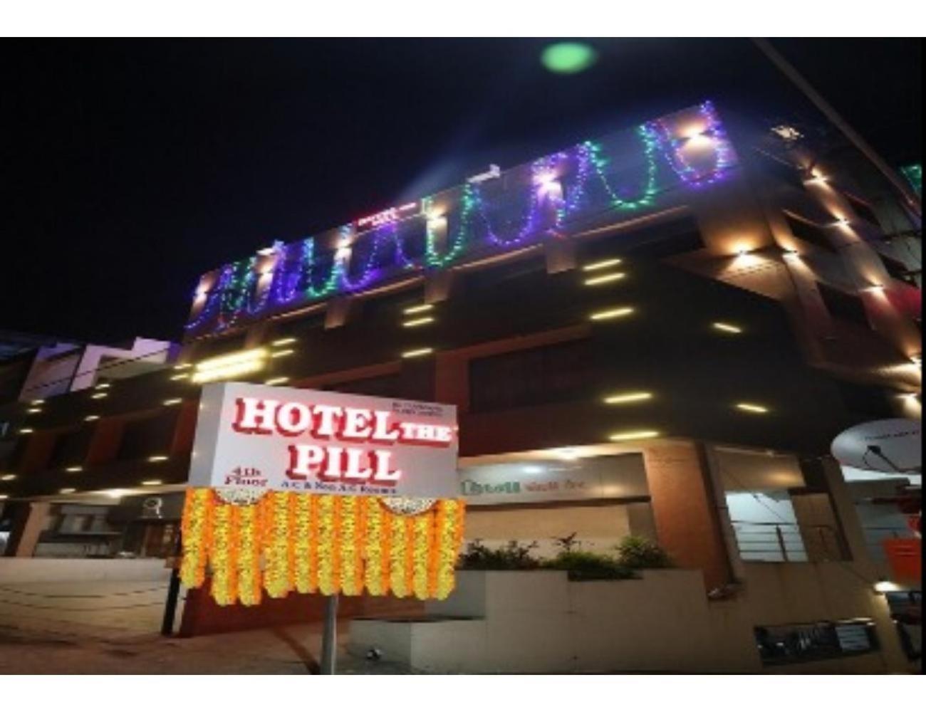 Hotel The Pill, Bhavnagar Ngoại thất bức ảnh