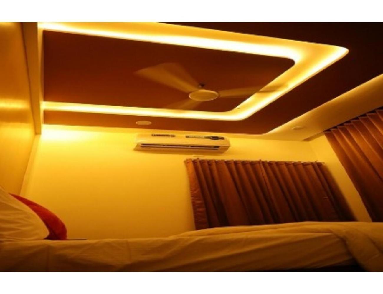 Hotel The Pill, Bhavnagar Ngoại thất bức ảnh
