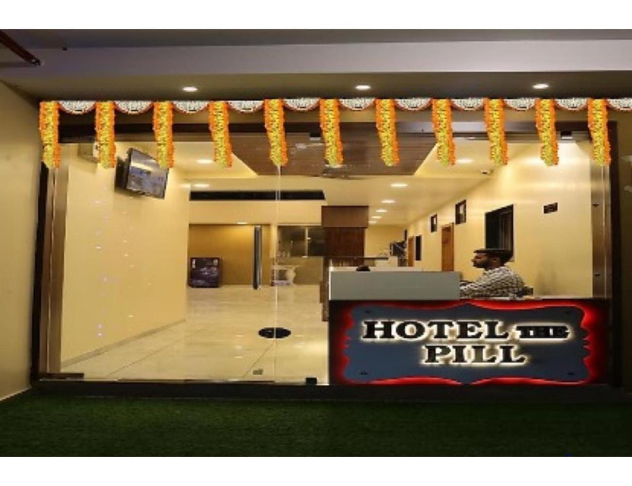 Hotel The Pill, Bhavnagar Ngoại thất bức ảnh