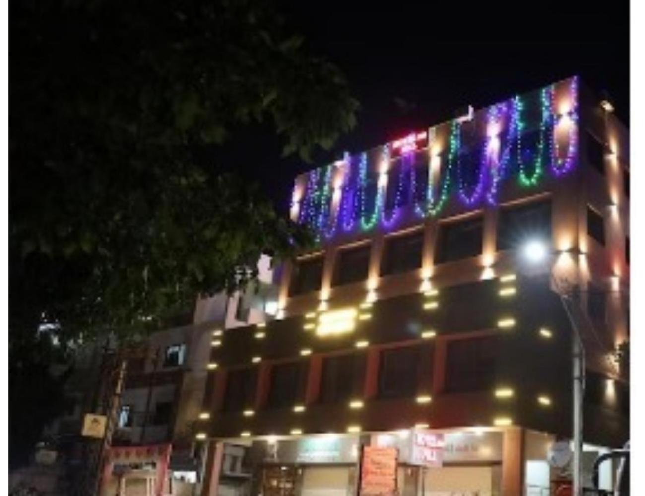 Hotel The Pill, Bhavnagar Ngoại thất bức ảnh