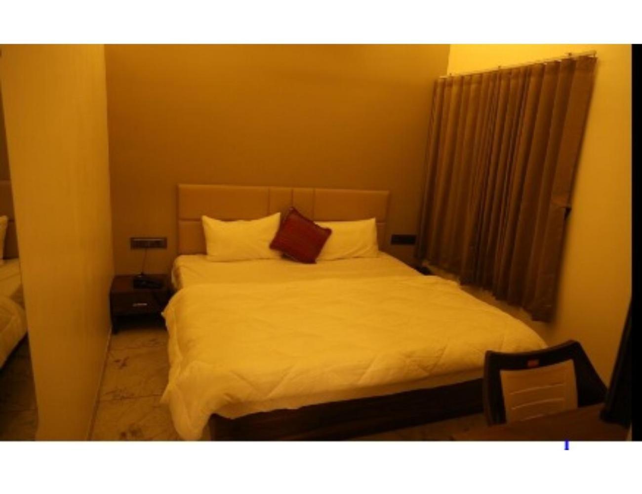 Hotel The Pill, Bhavnagar Ngoại thất bức ảnh